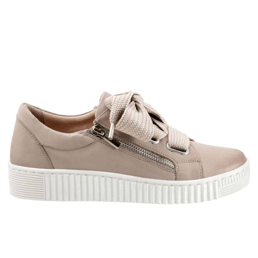 Jovi Sneakers