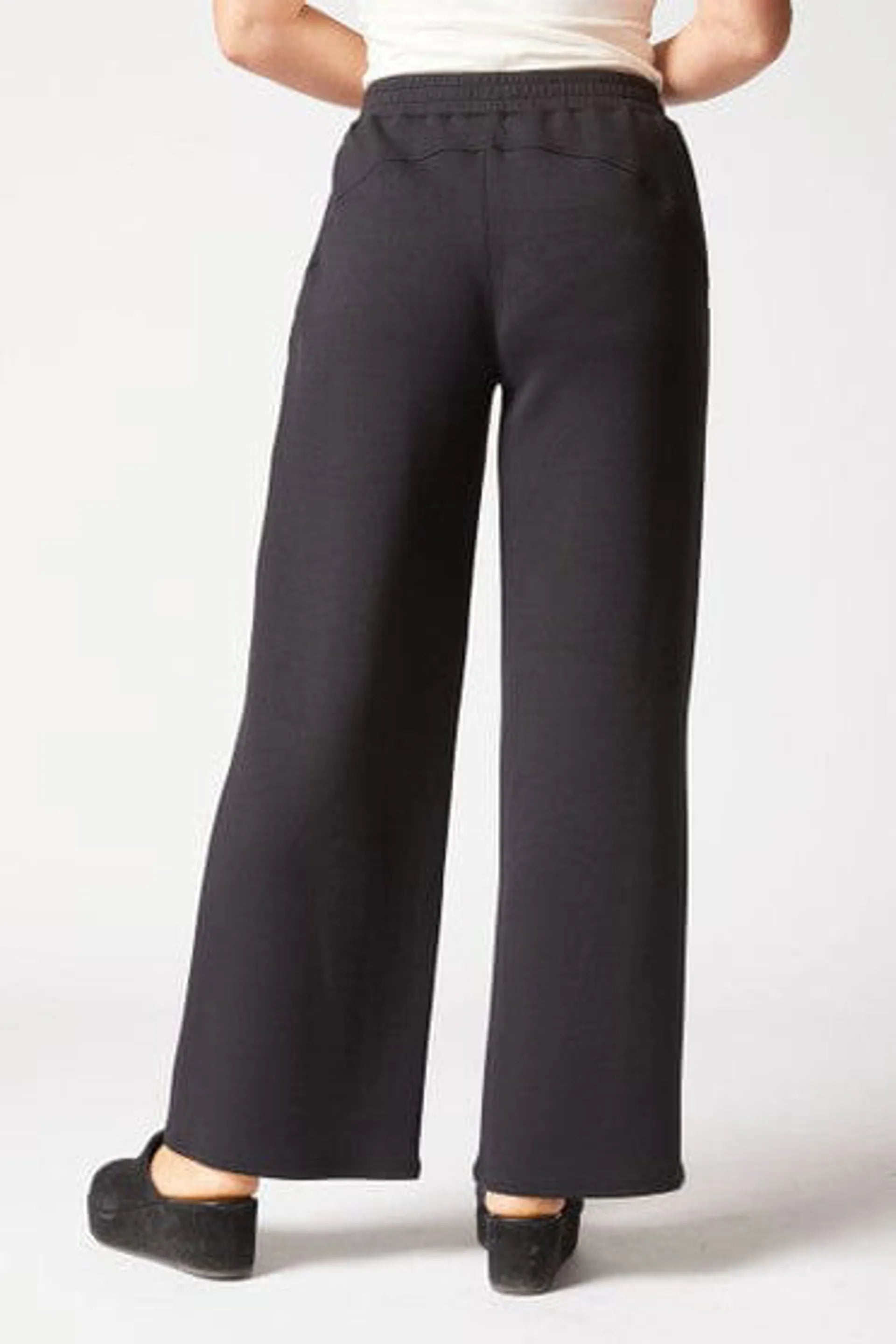 Passport Knit Travel Pant