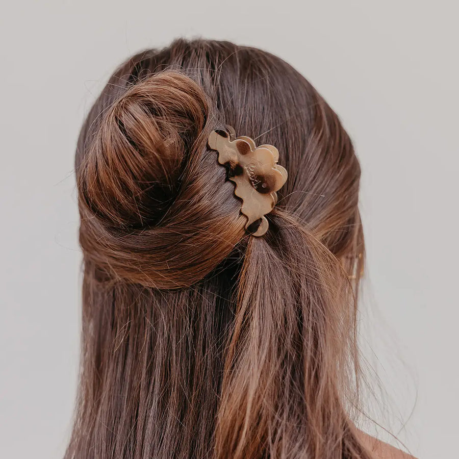 Kaxi Scalloped Mini Hold Everything Claw Clip