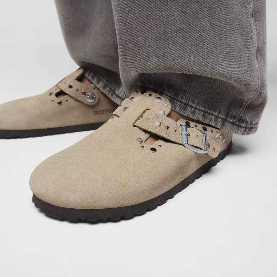 Boston Rivets Suede Narrow