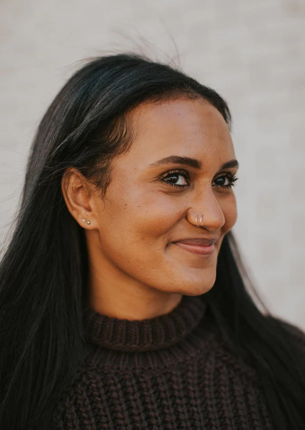 Tiny Twist Earrings 6mm