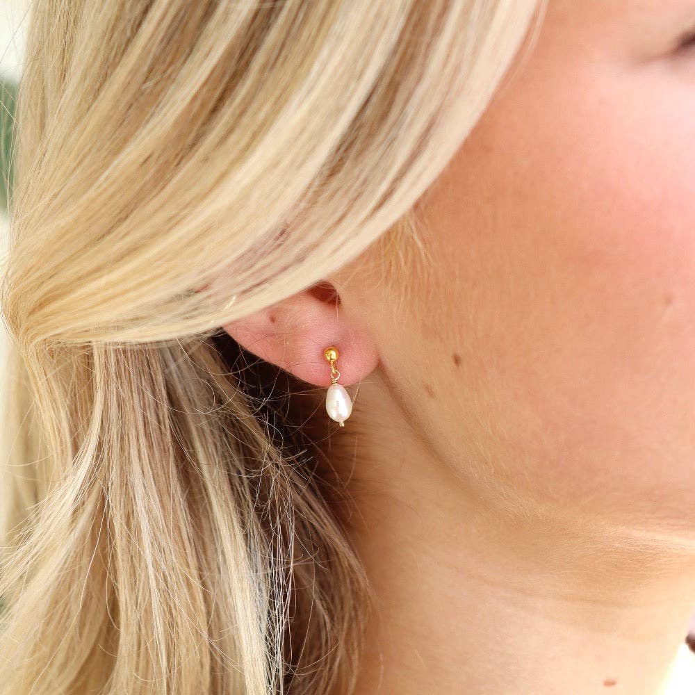 Token Pearla Stud Earrings