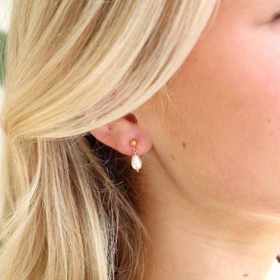 Token Pearla Stud Earrings