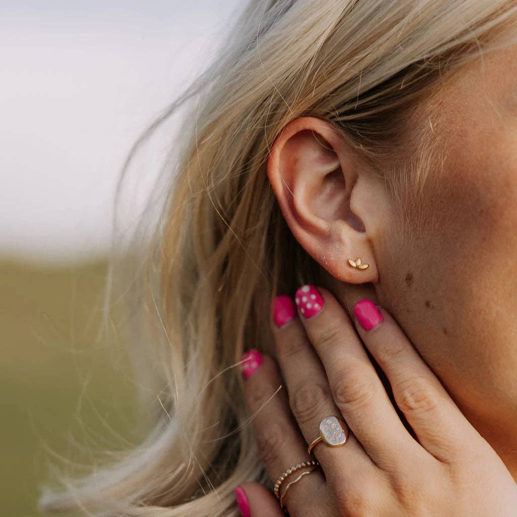 Mauve Jewelry Lotus Flat Back Studs