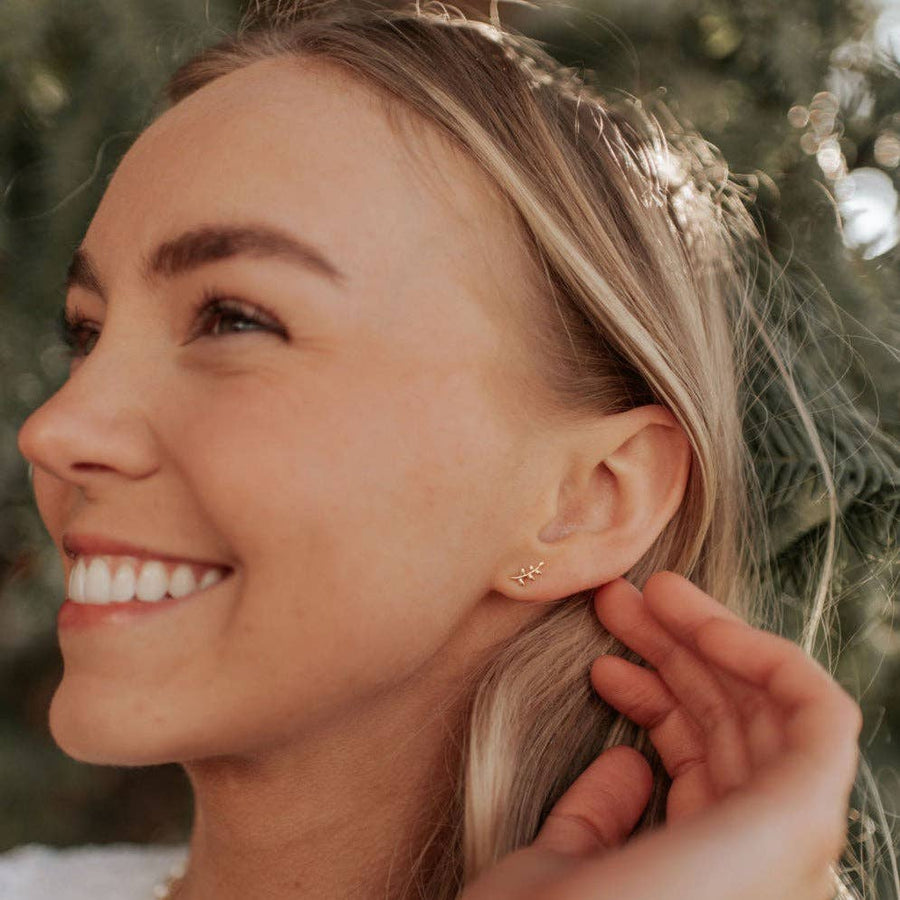 Mauve Jewelry Laurel Gold Leaf Studs