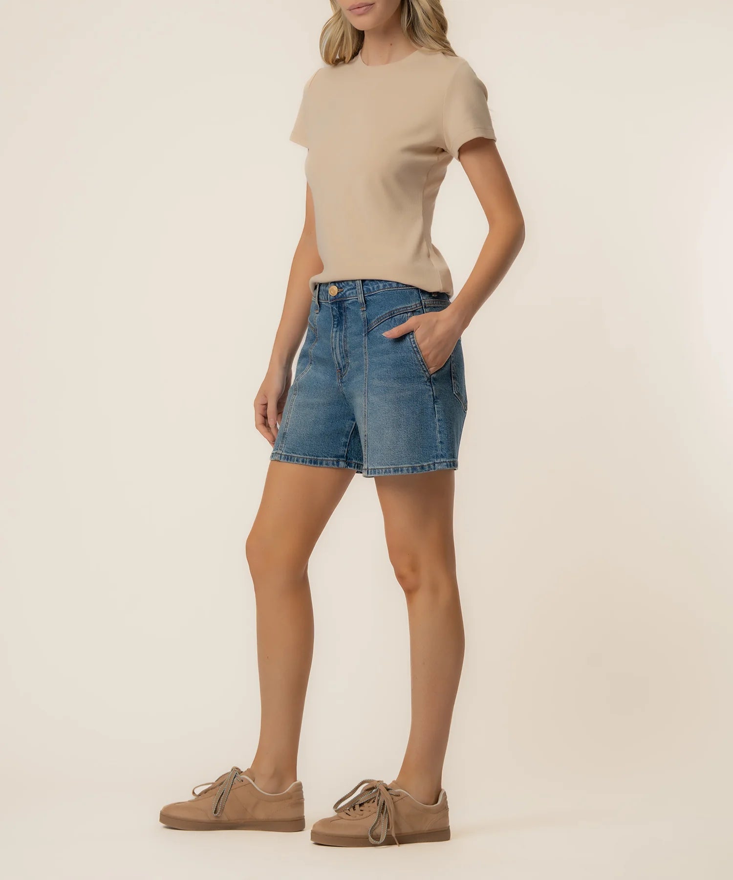 KUT Hailey High Rise Short Shine Wash