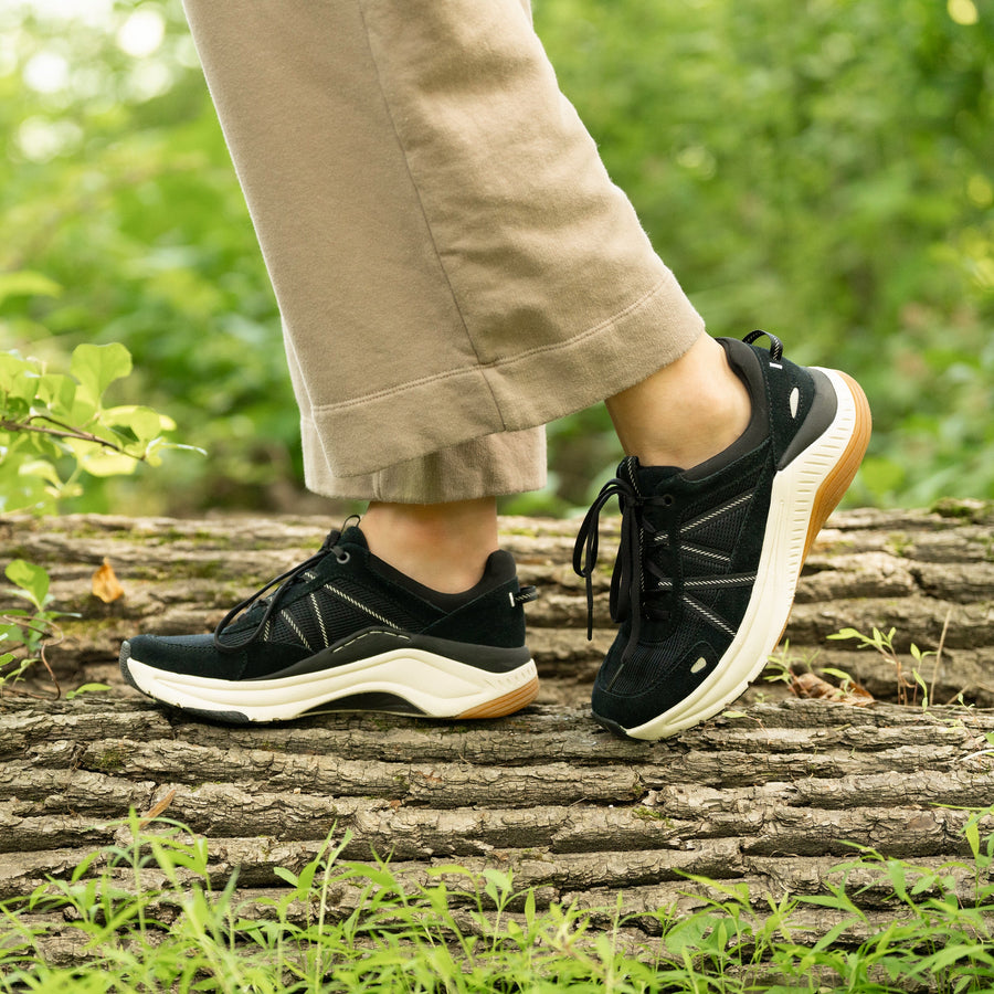 Poppy Sneaker