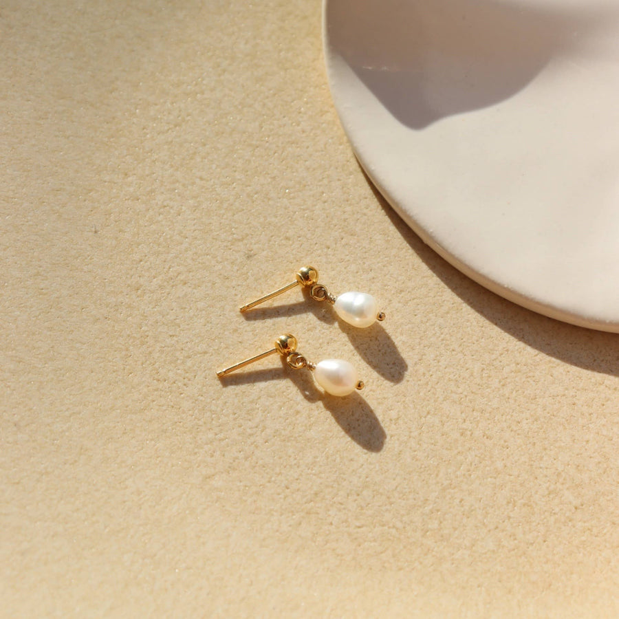 Token Pearla Stud Earrings